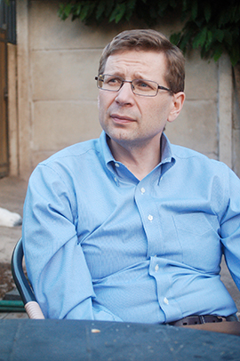 Chilessä koulutus on maksullista, ja monilla merkittävä osa tuloista menee lasten koulu- tai yliopistomaksuihin. Einari Ojalan mukaan Suomen tuloverotus on huomattavasti korkeampi, mutta jos maksuton koulutus otetaan huomioon, ero tasoittuu paljon. (Kuva: Heikki Tomperi)