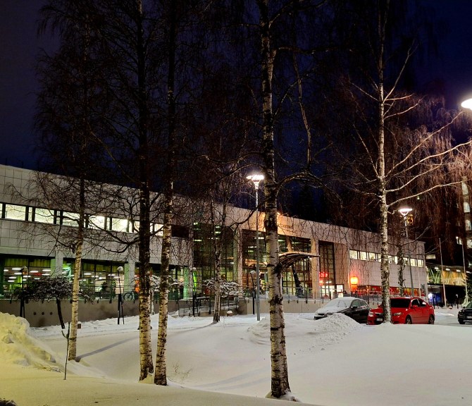 Lappeenrannan Ylioppilastalo kuvattuna talvella ulkoapäin.