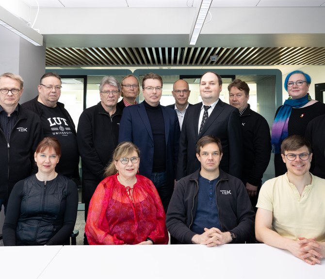 Yksityisen sektorin valiokunta.