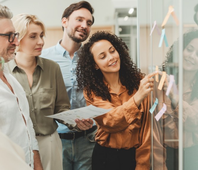 ihmisiä, post it lappu, mies, nainen