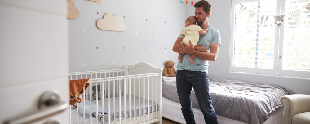 Vauva, mies, lastensänky