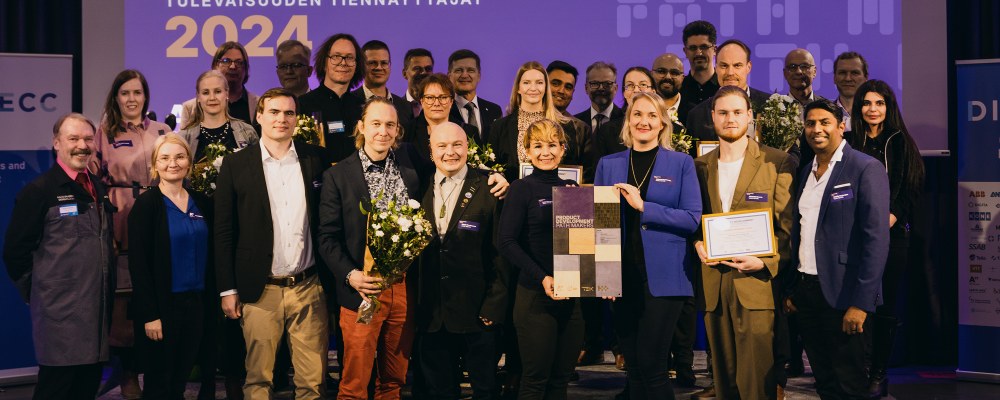 Tuotekehityspalkinnon voittajat yhteiskuvassa