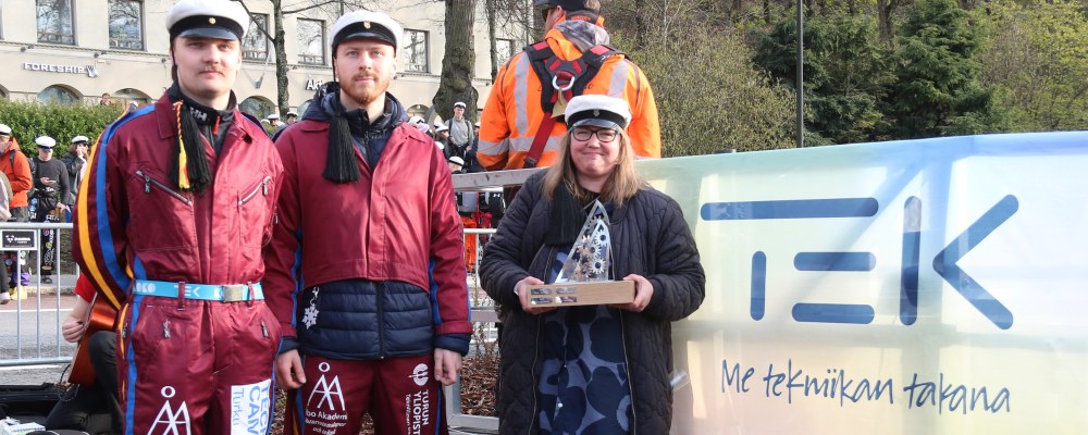 Mia Adolfsson ja Teekkarikomission edustajat.