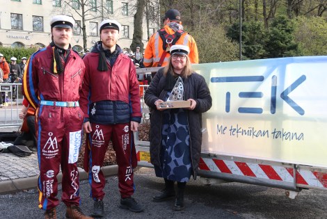 Mia Adolfsson ja Teekkarikomission edustajat.